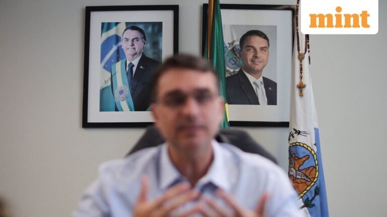 Imprisoned ex-president Jair Bolsonaro, after hernia surgery, supported son Flavio’s election bid in 2026 from his hospital bed | Today’s news
