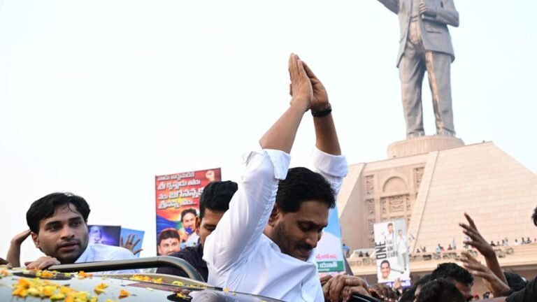 Jagan complains to Governor about PPP model for medical colleges