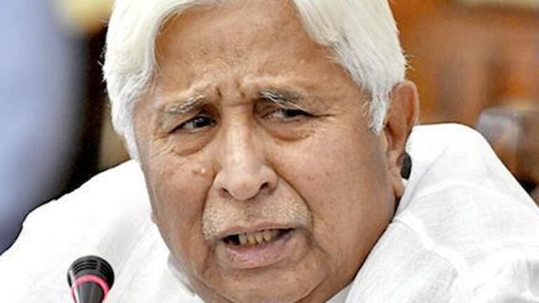 Minister urges Maharashtra MP to stop addressing border issue