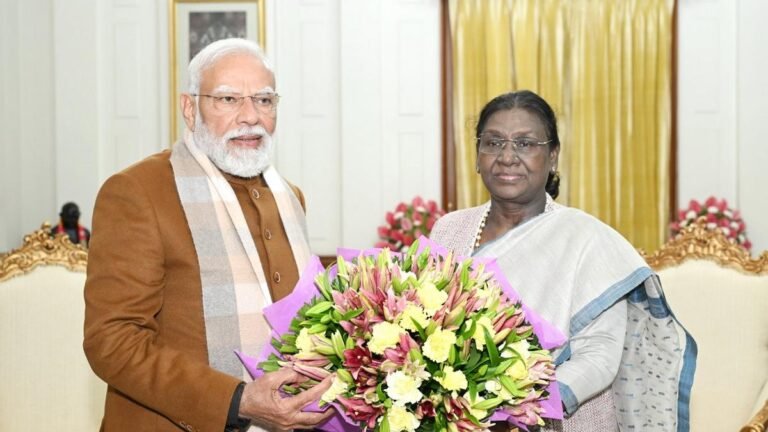 PM Modi calls on President Murma at Rashtrapati Bhavan
