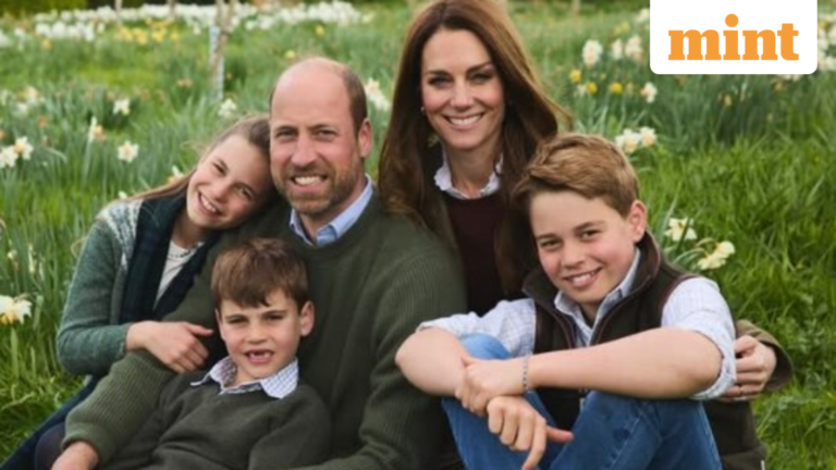 Prince William and Kate Middleton share Christmas wishes for 2025 with George, Charlotte and Louis | Today’s news