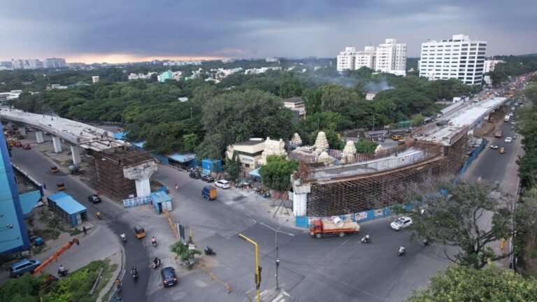Pedestrian flyover at Madhya Kailash junction