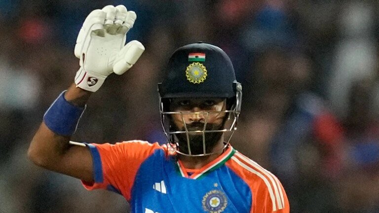 Hardik Pandya Takes Selfie With Pitch Invader During SMAT 2025 Clash: Watch