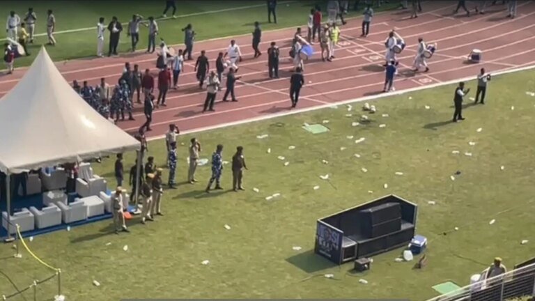 Chaos at Messi event in Kolkata, visitors throw bottles. Star leaves in 10 minutes