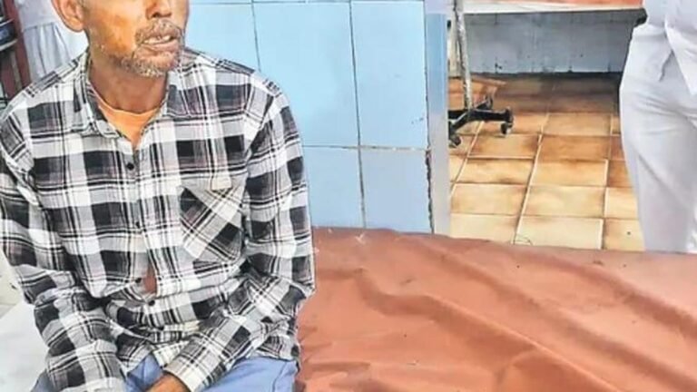 Man kills snake after biting it, takes carcass to hospital in AP