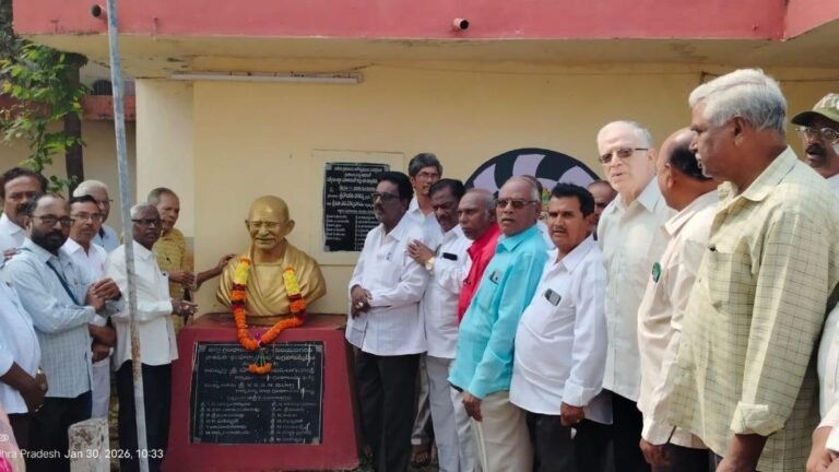 Children can develop patience, goal setting by reading Gandhi’s biography, leaders say