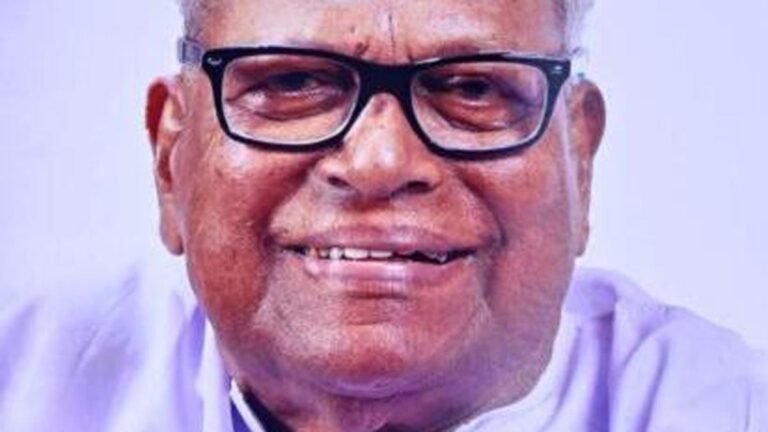 Nation honors VS Achuthanandan with Padma Vibhushan