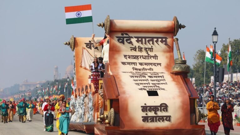 Vande Mataram paintings on Republic Day parade