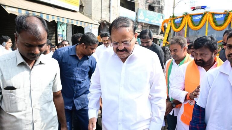 Venkaiah Naidu launches ‘Sujana Health on Wheels’ in Vijayawada West