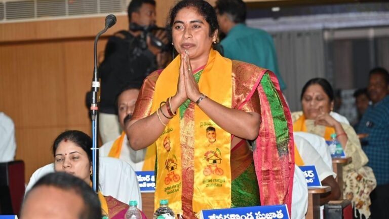 Devarakonda Sujatha unanimously elected Mayor of Nellore