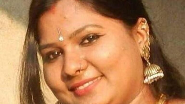 A Kalaburagi sculptor participating in a workshop in New Delhi