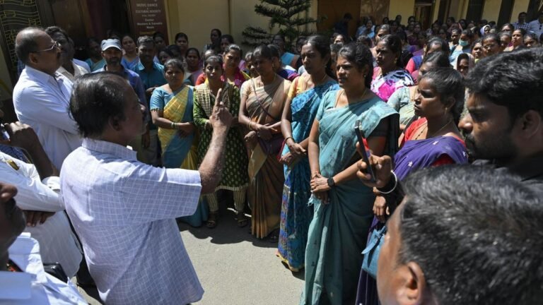 Half of the employees in 1.5 thousand schools are contract teachers