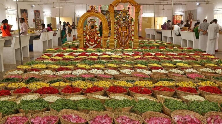 A floral symphony that spreads fragrance inspires devotion