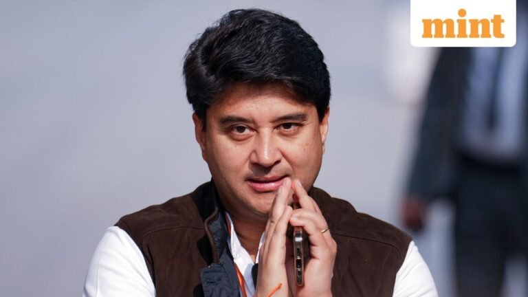Jyotiraditya Scindia says Center wants to launch satellite services; spectrum price key | Today’s news