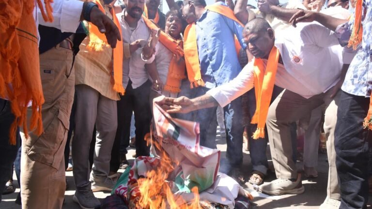 Tension in Kurnool as BJP protests Youth Congress demonstration at AI summit in Delhi