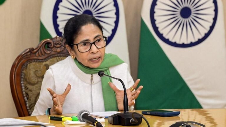 Mamata holds review meeting on LPG crisis, calls for SOP and cylinder allocation