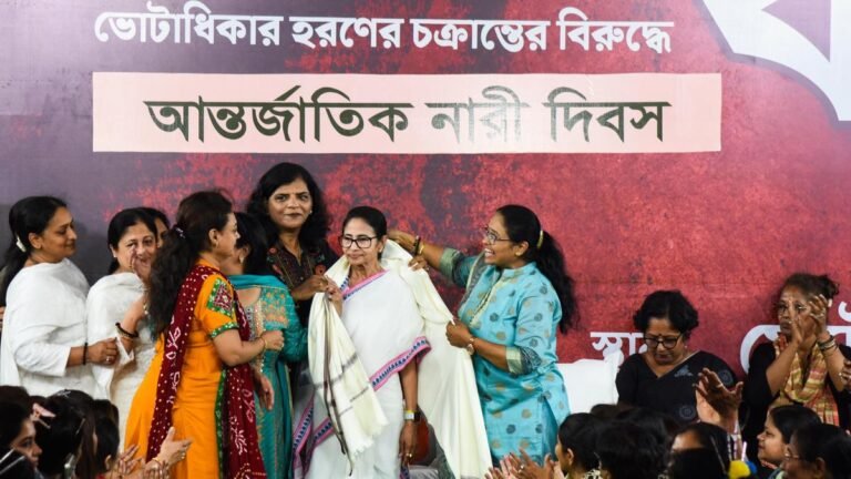 Mamata should resign over protocol breach at President Murmu event in Darjeeling: BJP