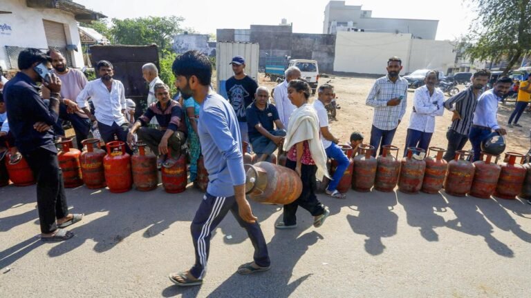 Gujarat has more than four lakh LPG cylinders, says minister