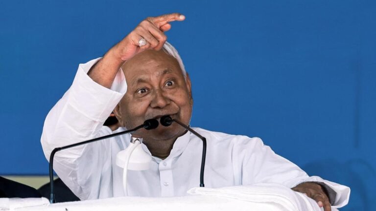 A closed-door meeting at the CM’s house on the eve of Nitish Kumar’s likely resignation