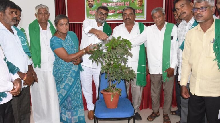 Farmers’ body to enter local elections, plans protest against India-US pact