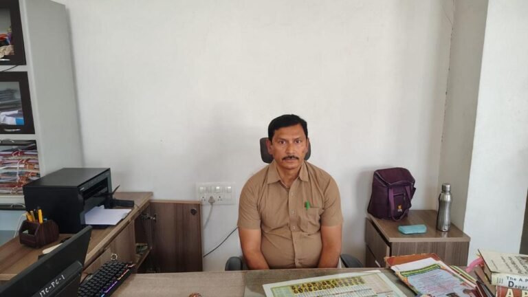 Accountant in ACB network for accepting bribes of ₹14.77 crore in Karimnagar