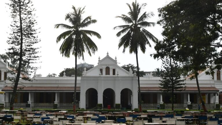 LPG reaches Bengali clubs; banquets, takeaway food limited