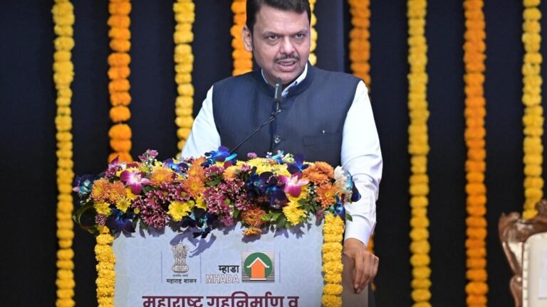 Mumbai will not move towards gang wars: says CM Fadnavis on celebrity attacks