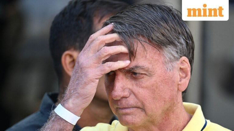 Brazil’s jailed ex-president Jair Bolsonaro hospitalized with bronchopneumonia; serious condition | Today’s news