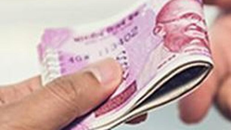 Three traffic police officers suspended for taking bribes after turning off body cameras