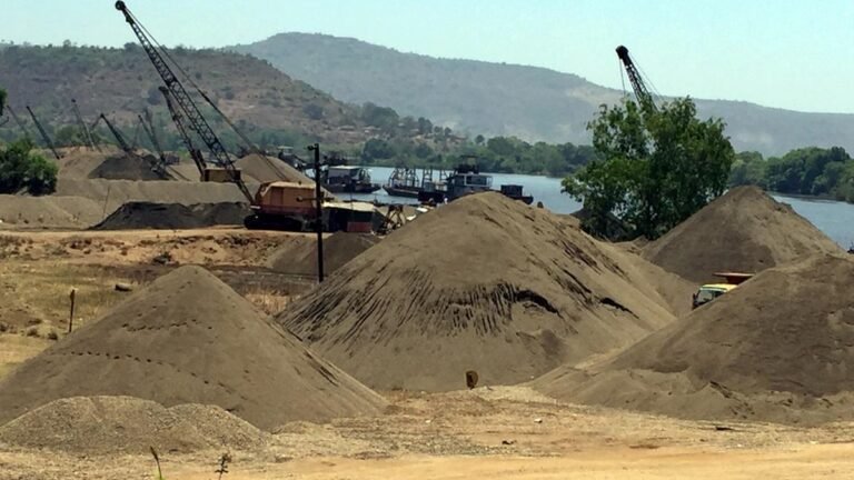 In Bihar, sand mining lease waiver companies will not be allowed to participate in fresh tender