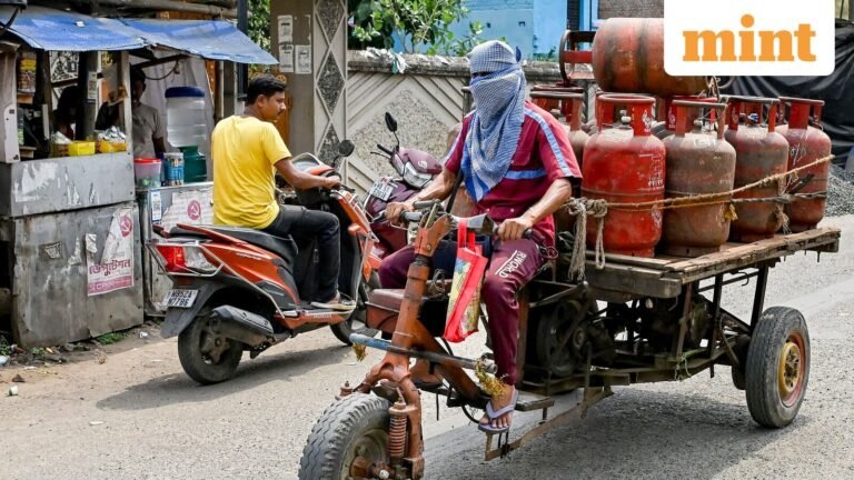 LPG cylinder price today: See how much domestic and commercial gas costs in Delhi, Mumbai, Kolkata March 21 | Today’s news