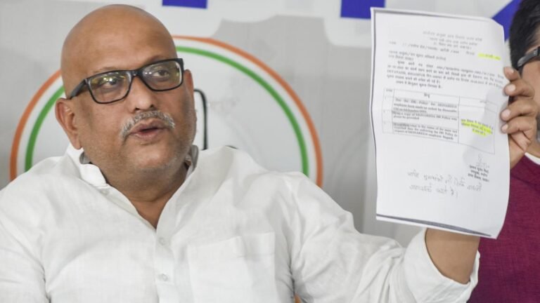 Uproar over Kakori Martyrs Statues in Shahjahanpur; Congress threatens mass protest