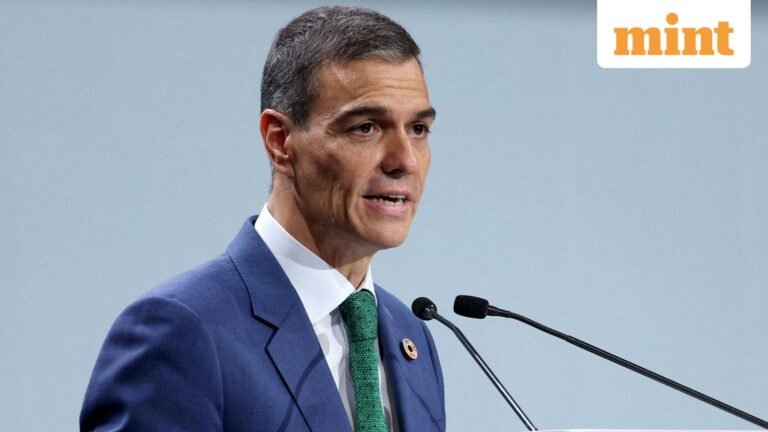 Middle East conflict: Spain to close airspace to US planes involved in Iran strikes; the minister repeats the anti-war stance | Today’s news