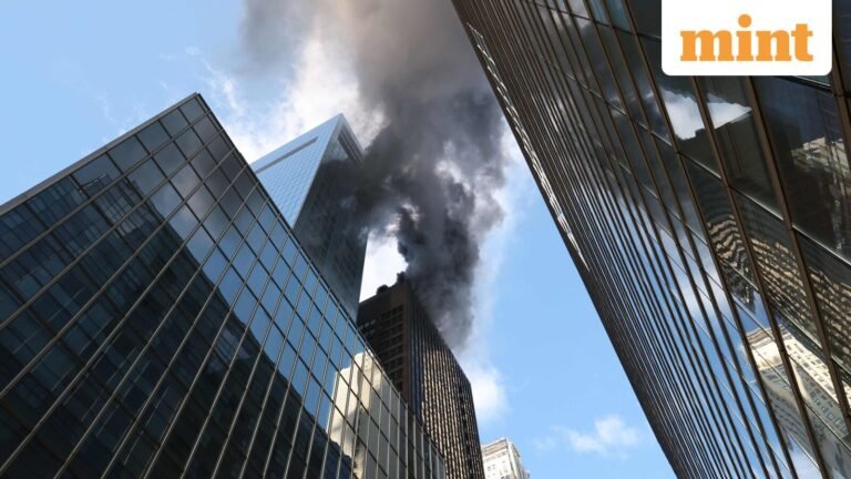Midtown Manhattan fire LIVE updates: Fire brought under control in 90 minutes, construction workers safely evacuated | Today’s news