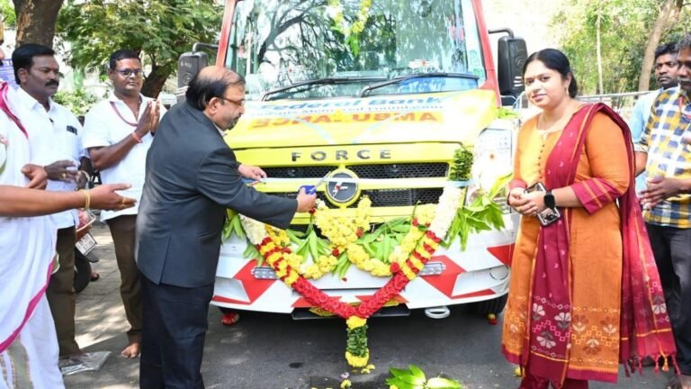 Federal Bank donates an ambulance to SVIMS
