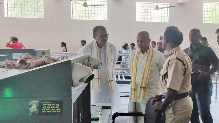The Executive Director of TTD inspects the baggage storage counter