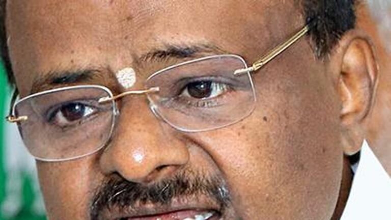 Indians in West Asia will return safely after flights resume, HDK says