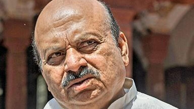 Bommai accuses the CM of giving in to those opposed to internal reservation