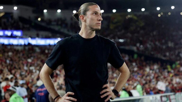 Flamengo are sacking Filipe Luis and lining up Leonardo Jardim as his leading replacement