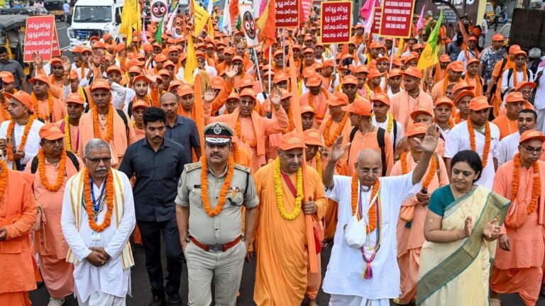 The ‘Bhajan Clubbing’ event draws huge crowds to Vizag