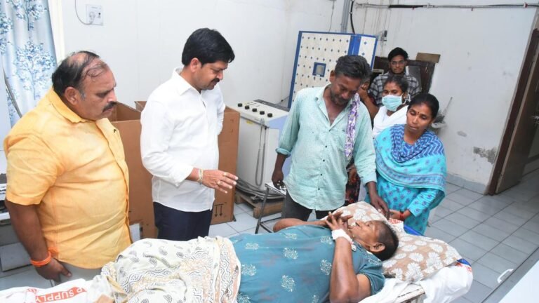Minister inquires about services and facilities at Machilipatnam GGH during a surprise visit