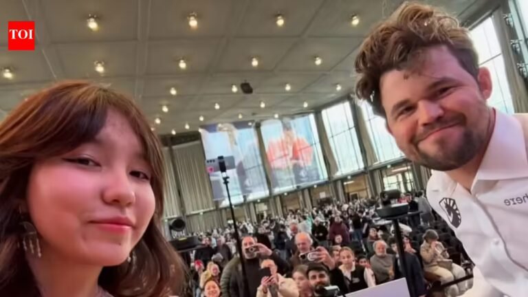 Watch: Magnus Carlsen poses for a selfie, then confiscates her phone | Chess News – The Tech Word News