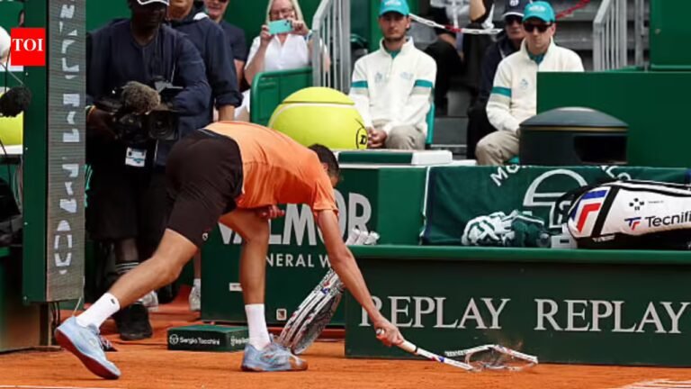 Watch: Daniil Medvedev breaks racket seven times and loses ‘double bagel’ | Tennis News – The Tech Word News