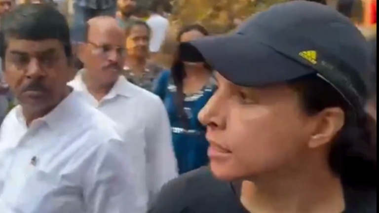 Woman who clashed with Maharashtra minister wanted to create a stampede, says complainant