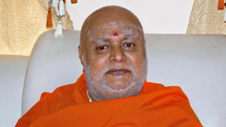 PM arrives at HAL airport in Bengaluru