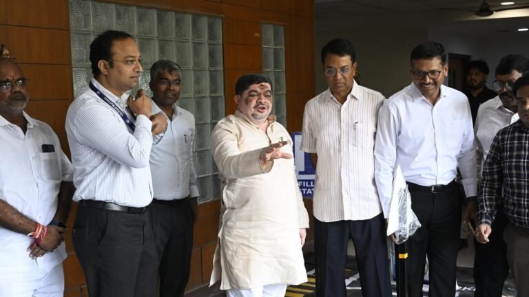 Ponnam urges Telangana RTC employees to shun protests