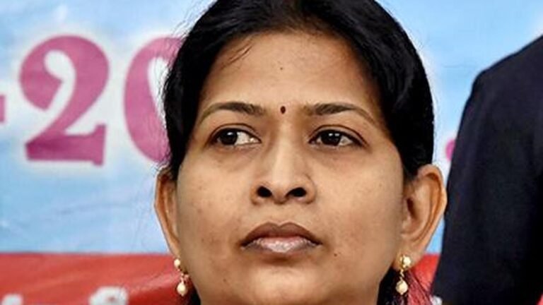 YSRCP leader Vanitha claims that women’s safety is deteriorating in AP