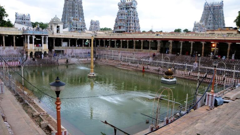 Report on steps taken to sing Tamil hymns at Meenakshi temple dedication, HC tells TN govt