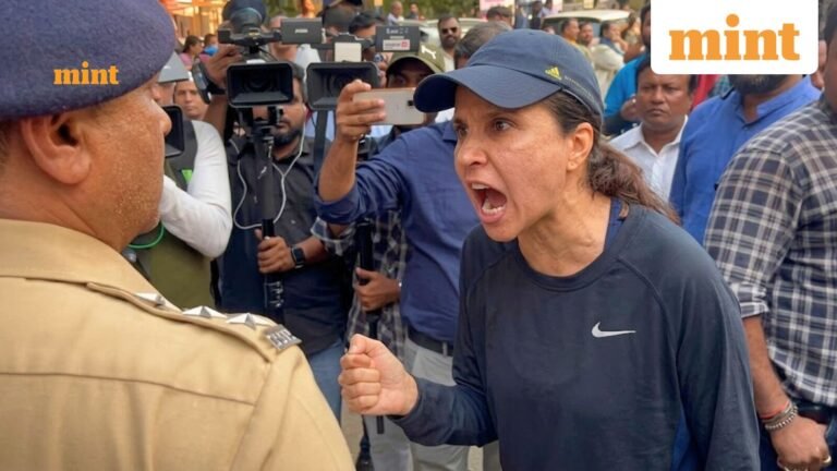 Viral: Woman confronts police, senior minister over Mumbai traffic chaos; Netizens say: “Give this lady Bharat Ratna” | Today’s news