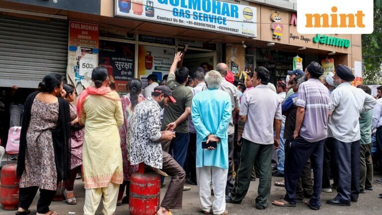 LPG cylinder price on April 19: Natural and commercial gas prices in Delhi, Bengaluru, Mumbai and Kolkata today | Today’s news